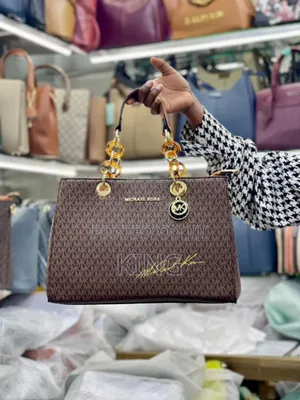 Five Star Deluxe Handbag