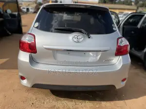 Toyota Auris 2009 Silver