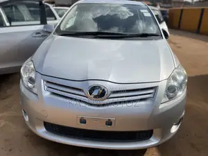 Toyota Auris 2009 Silver