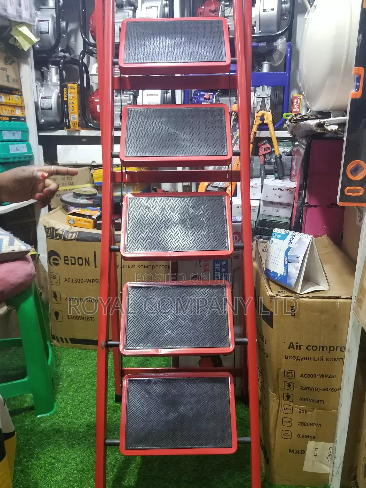 Foldable Ladders /5 Steps Metallic Ladder /Red Color