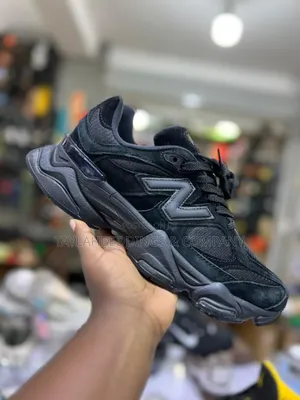New Balance 9060 Triple Black