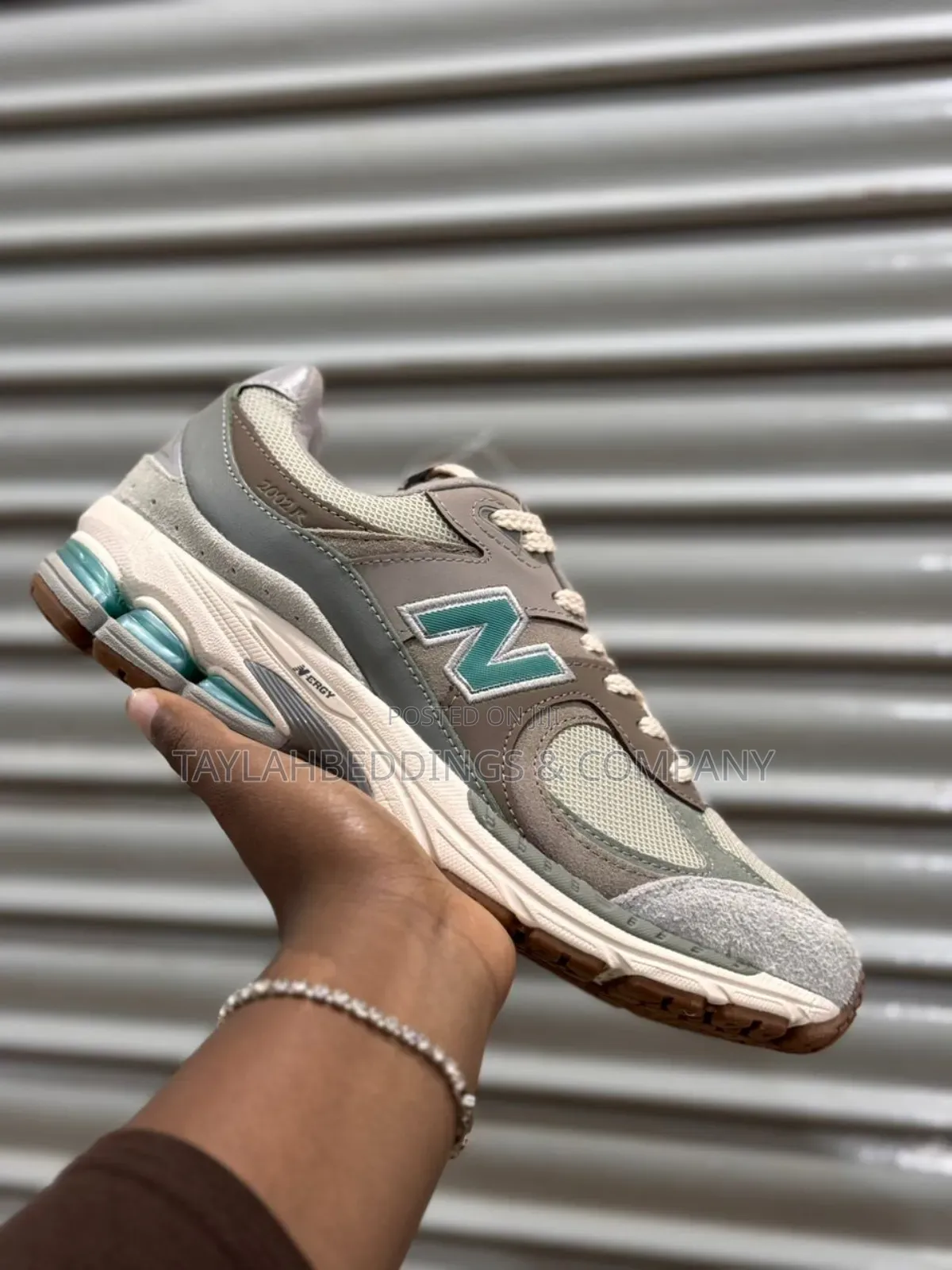 New Balance
2002R "Castlerock" Sneakers