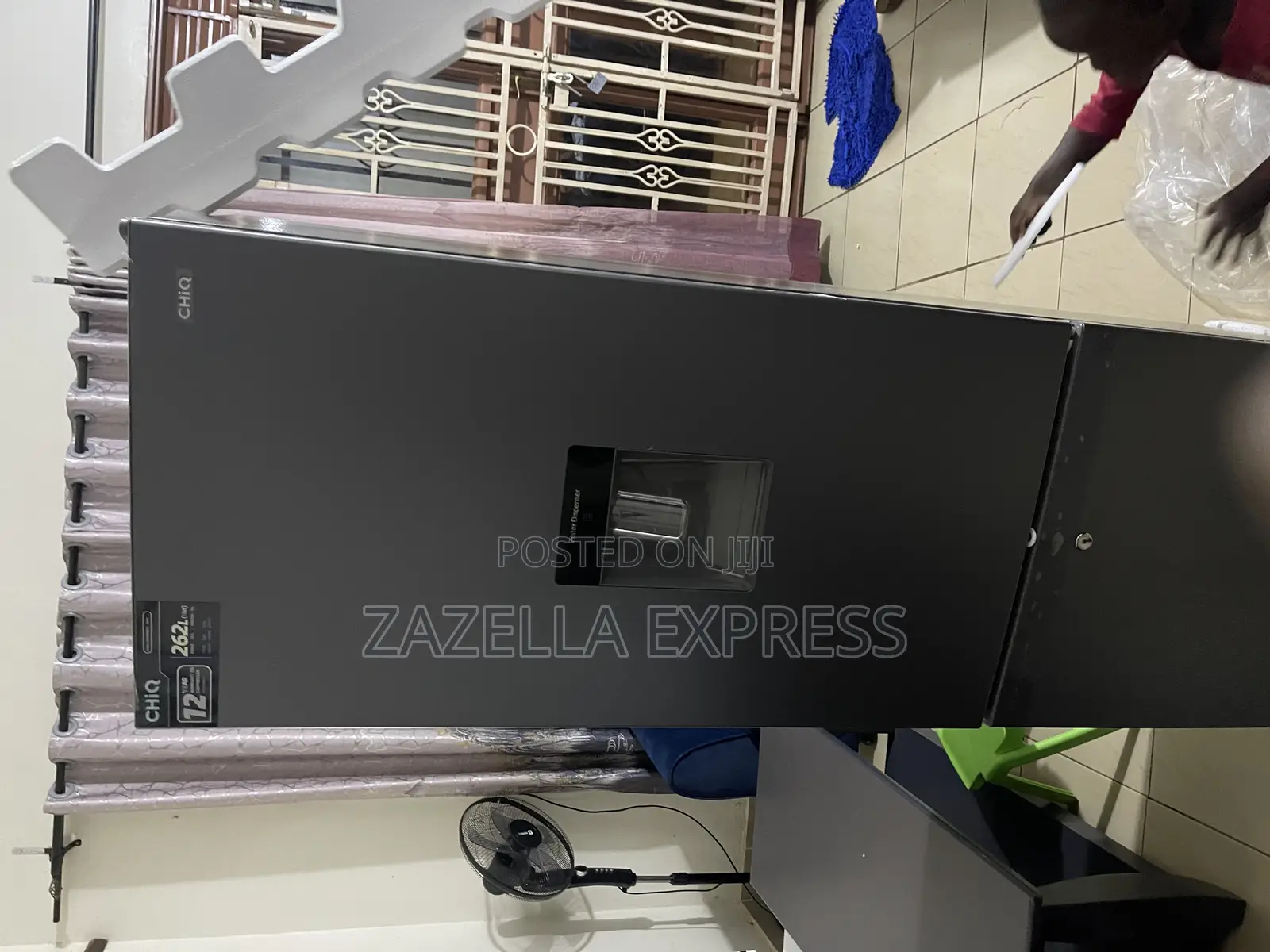 Chiq 340l Fridge
