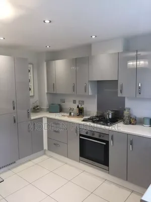 Kitchen Cabinets in Light Gray