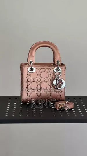 Glow Up Kelly Noir Handbag