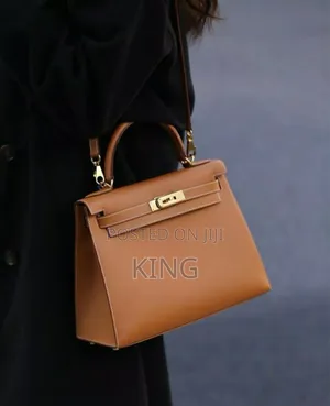 Travel Diaries Kelly Noir Handbag