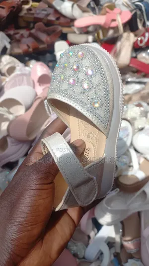 Girls Classic Open Shoes