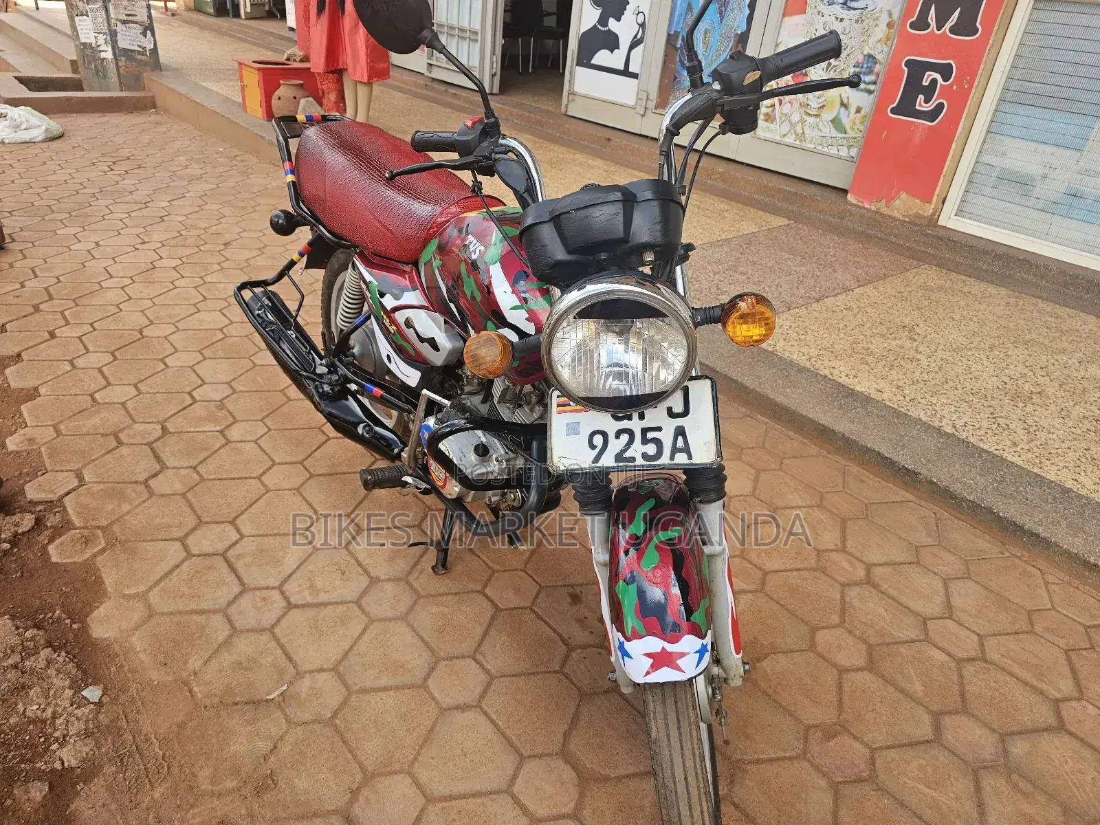 TVS HLX 125 2022 Red