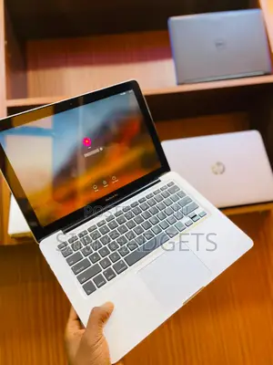 Laptop Apple MacBook Pro 8GB Intel Core I5 HDD 320GB