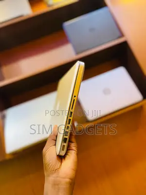 Laptop Apple MacBook Pro 8GB Intel Core I5 HDD 320GB