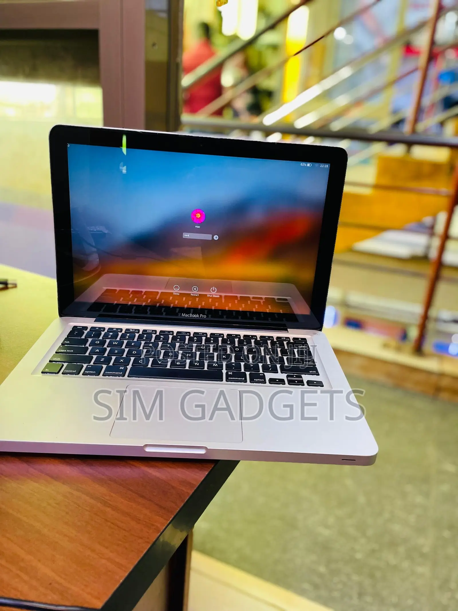 Laptop Apple MacBook Pro 8GB Intel Core I5 HDD 320GB