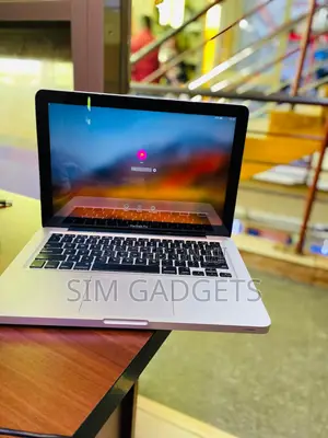 Laptop Apple MacBook Pro 8GB Intel Core I5 HDD 320GB