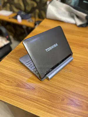 New Laptop Toshiba Satellite C55 4GB Intel Atom HDD 160GB
