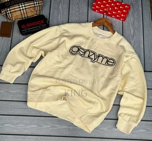 Trav Iconic Sweater Shirt