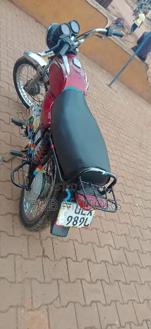 Bajaj Boxer 100 2023 Red