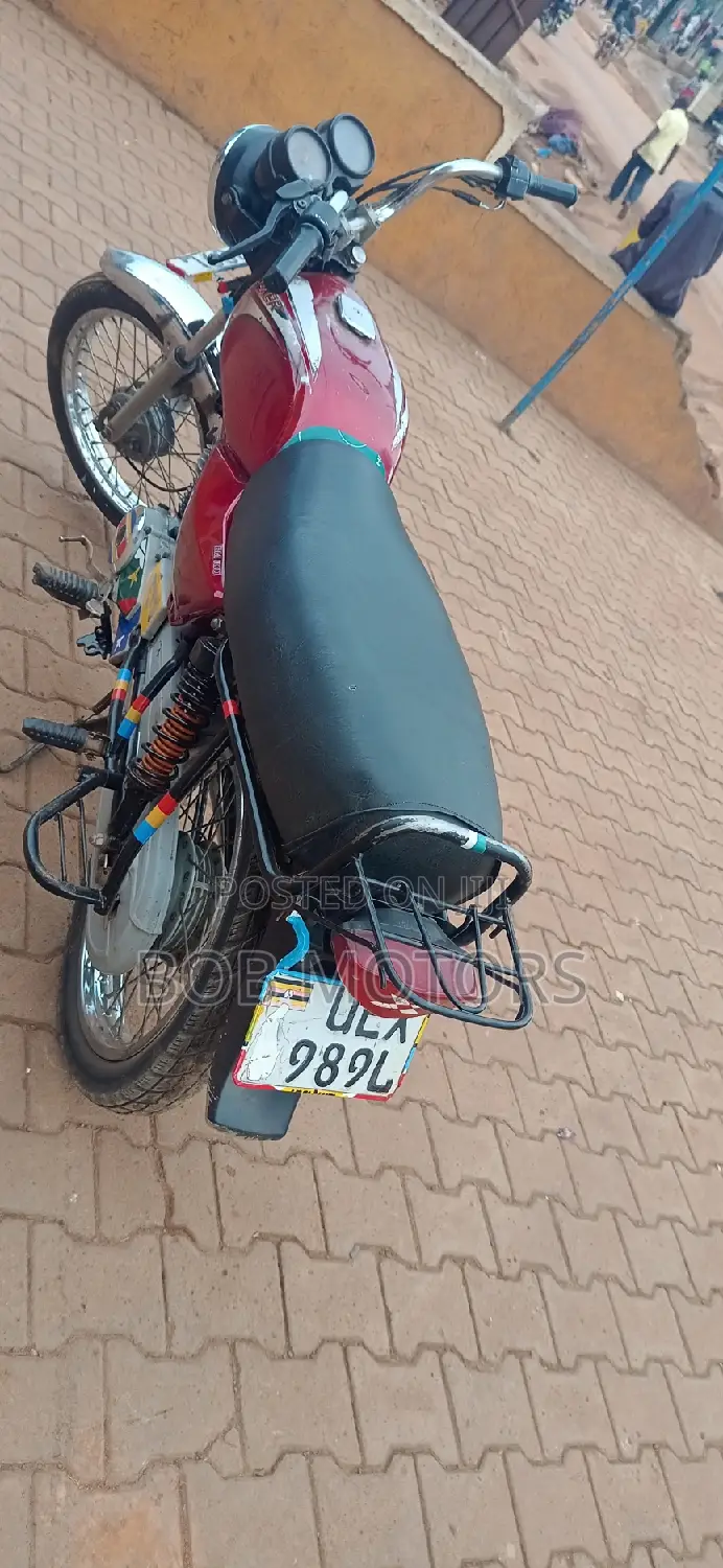 Bajaj Boxer 100 2023 Red