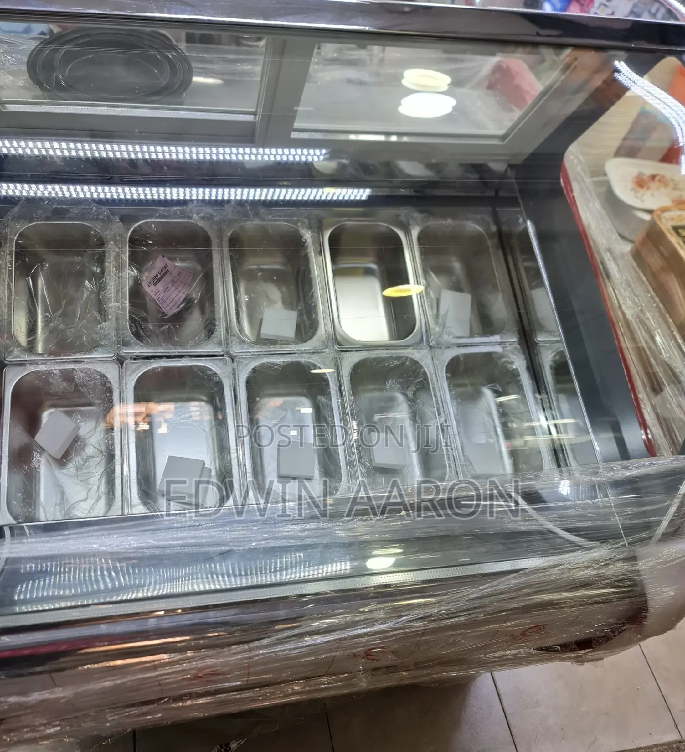 Icecream Display Machine