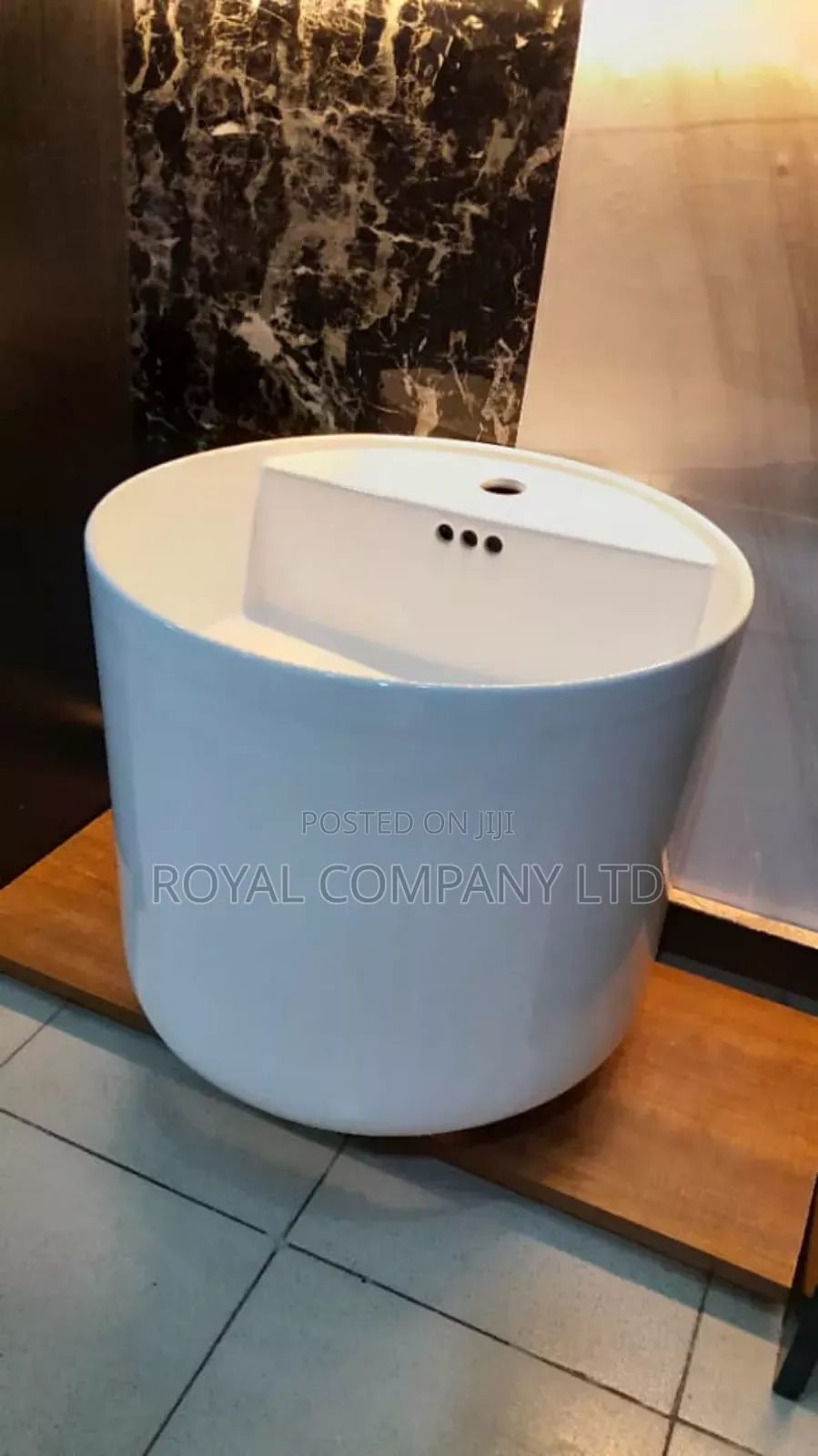 Hand Wash Sink/Wall Mount