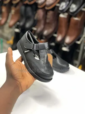 Conoli Kids Girls Classic Black Shoes