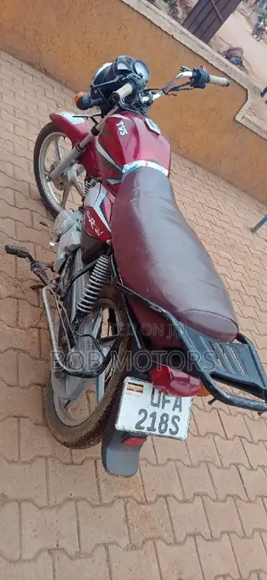 TVS HLX 125 2021 Red
