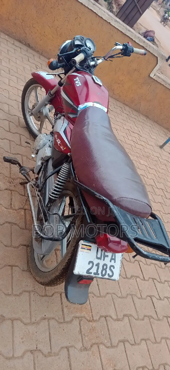 TVS HLX 125 2021 Red