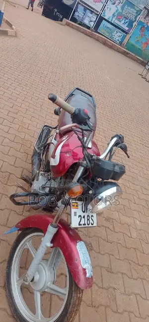 TVS HLX 125 2021 Red