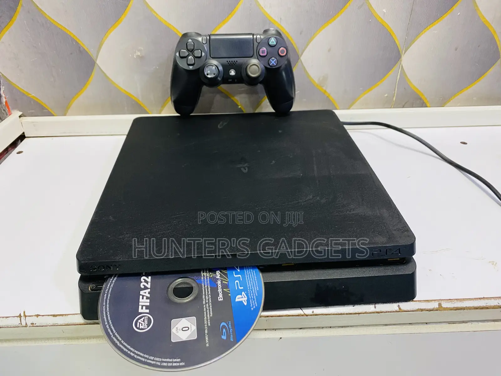 Sony Playstation 4 Slim 825gb Wiz One Controller and One Cd