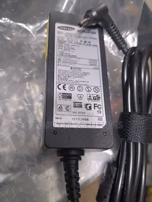 Samsung Laptop Charger (Small Pin)