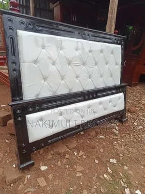 5by6 Bed White and Black 0113