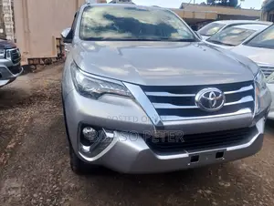 Toyota Fortuner 2.8 D RWD 2016 Silver