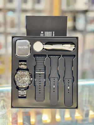 Haino Teko GP14 Smartwatch and Traditional Watch Combo