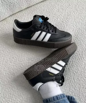 Adidas Samba. White Stripe