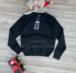 Unique Sweater Black and Gray