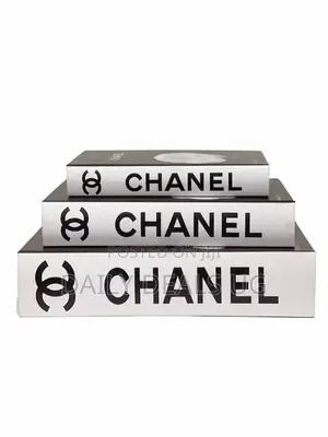 Decorating CHANEL Books