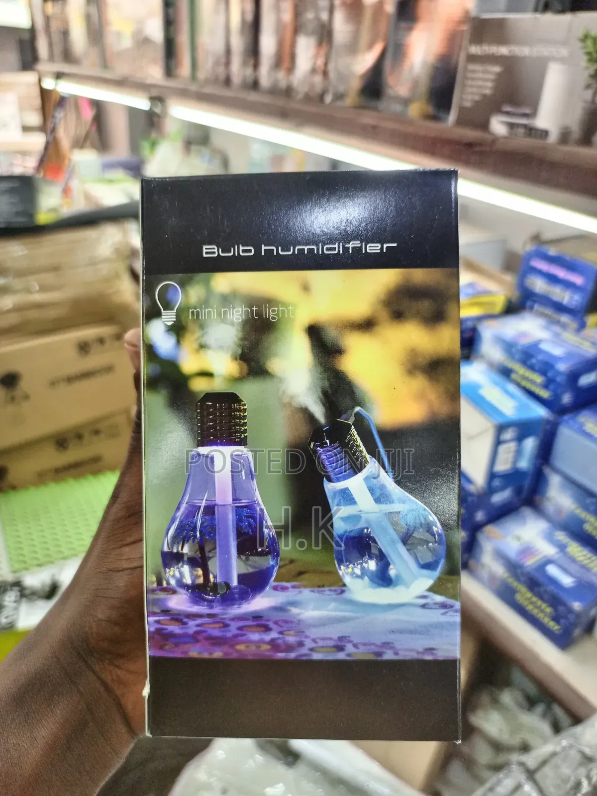 Bulb-Shaped Humidifier With a Built-in Night Light