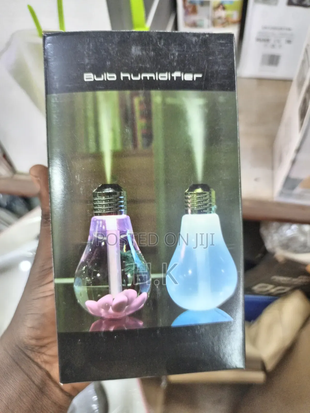 Bulb-Shaped Humidifier With a Built-in Night Light