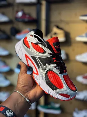 Nike Zoom Vomero 5 SE