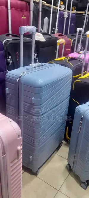Dfavours Plastic Rubber Medium Suitcase