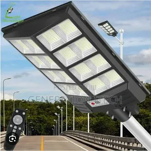 800w Solar Street Light With a Mounting Arm