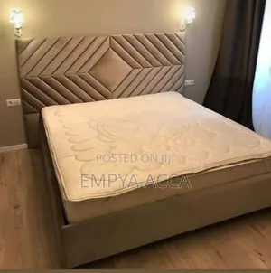 Panel Manster Bed
