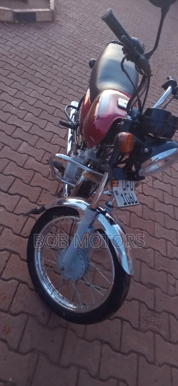 Bajaj Boxer 2024 Red