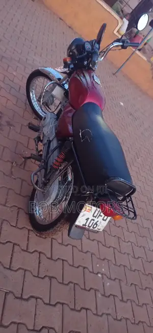 Bajaj Boxer 2024 Red