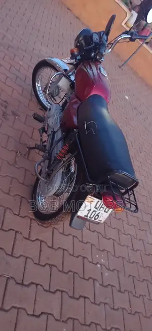 Bajaj Boxer 2024 Red