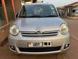 Toyota Sienta 1.5 AWD 2008 Silver