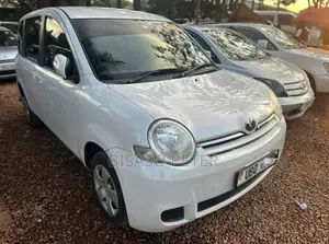 Toyota Sienta 1.5 AWD 2009 White