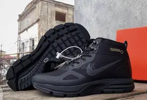 Original Nike Air Pegasus Relentless 26 Mid Gore-Tex Sneaker
