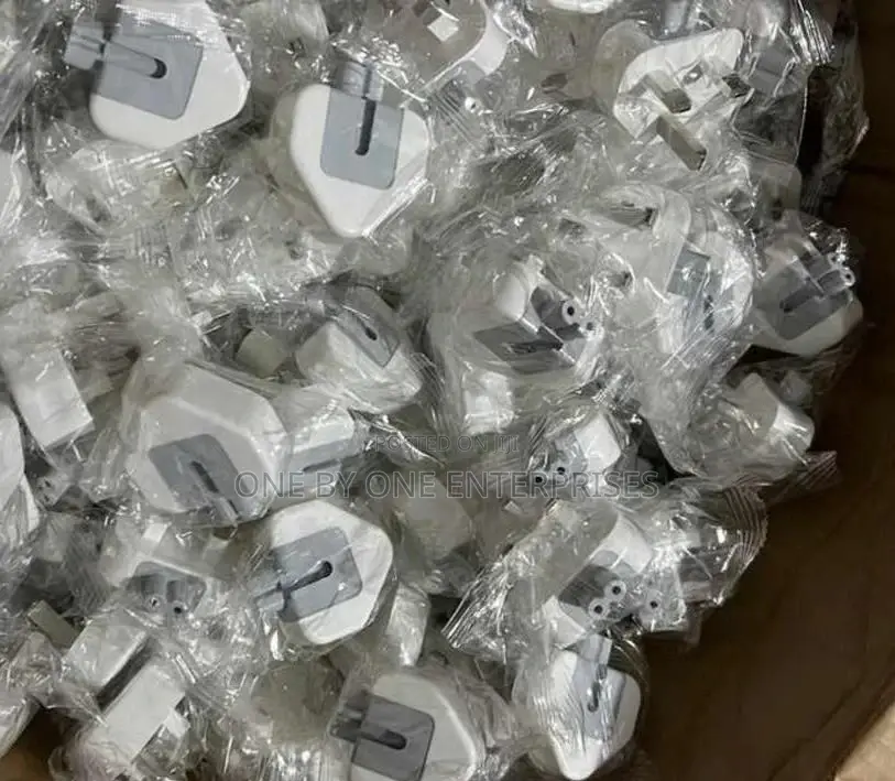 Macbook Poer Plugs