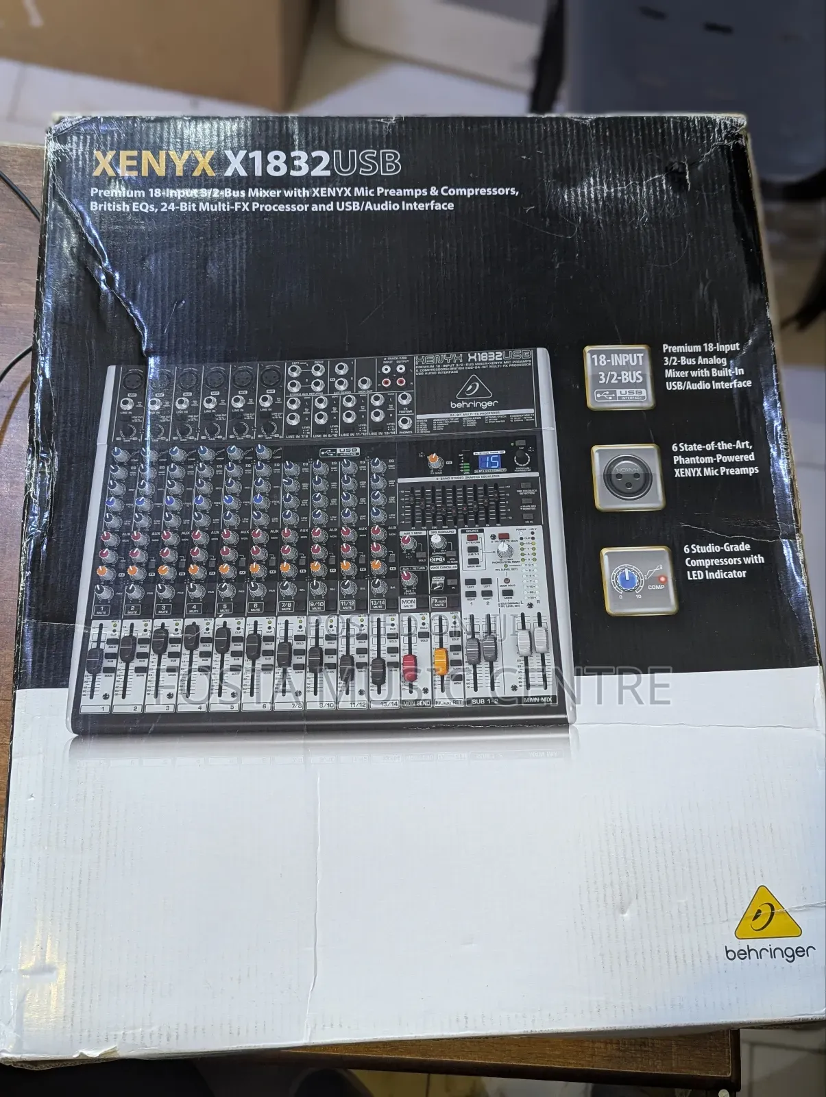 Behringer Xenyx X1832USB Mixer