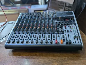 Behringer Xenyx X1832USB Mixer