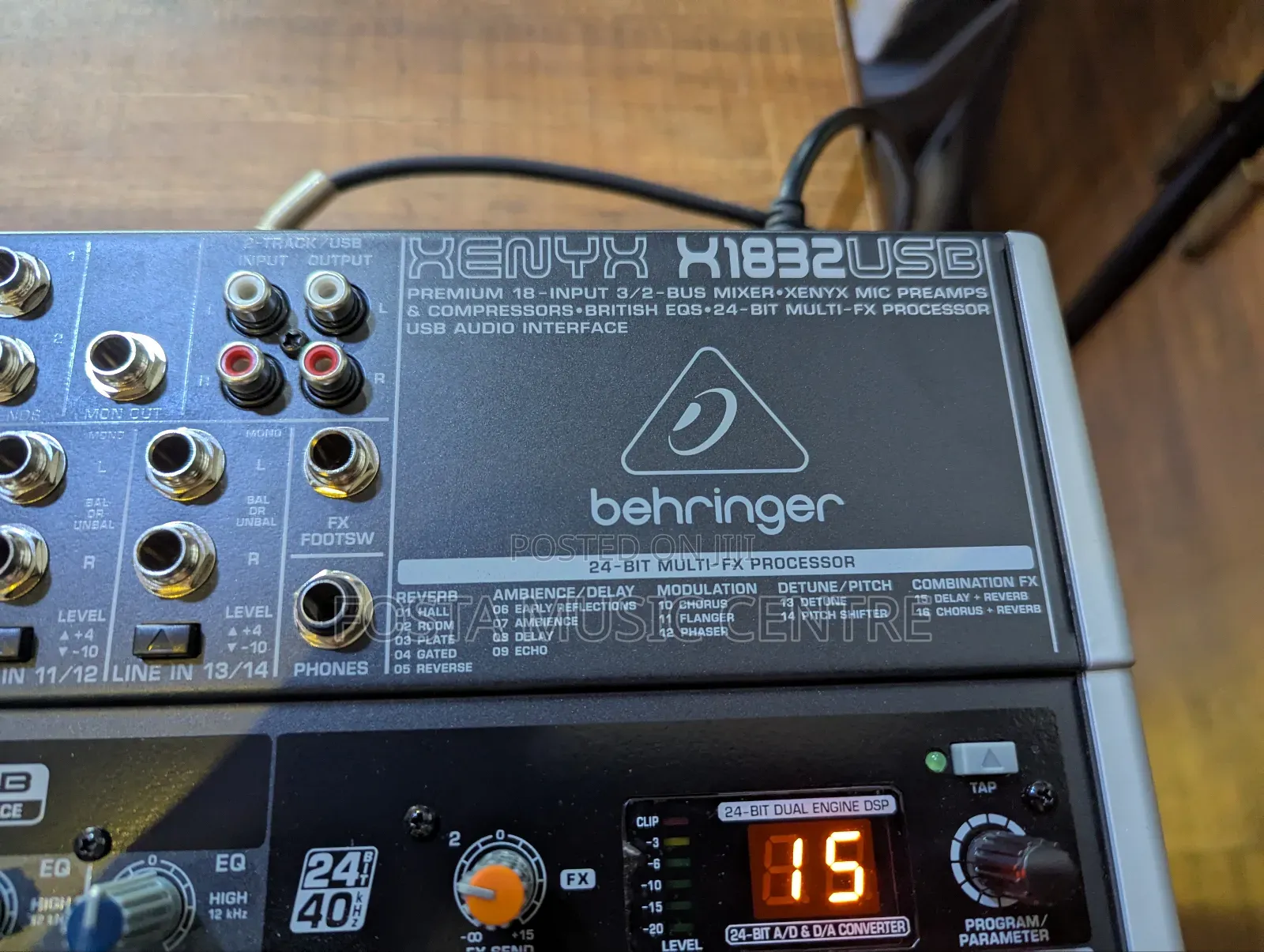 Behringer Xenyx X1832USB Mixer